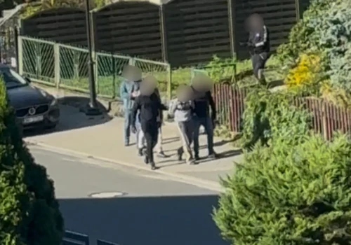 Groził śmiercią, pobił parę i więził kobietę. 38-latek trafił do aresztu