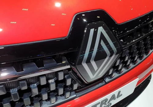 Renault wraca tylnymi drzwiami do Lotusa. Nowe V8 ma przekroczyć 1.000 KM