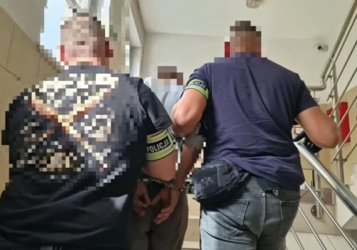 Uwięził młodą parę w opuszczonej hali. 20-latce złamał nos, jej partnera pobił