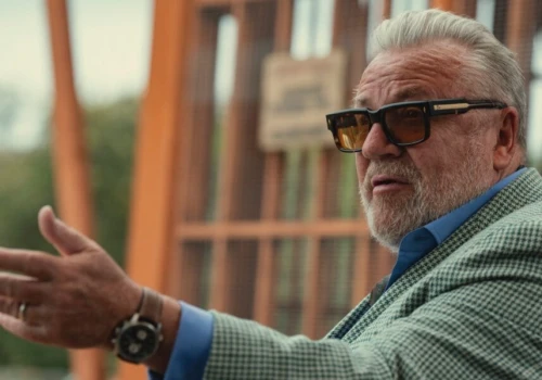 Legendarny RAY WINSTONE o nadużyciach na planie: „brałem kogoś na bok, żeby dać mu w pysk”