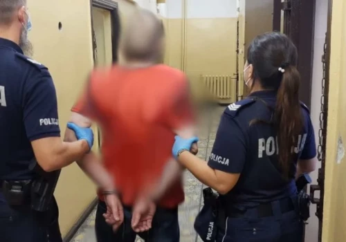 65-latka miała do odsiedzenia ponad cztery lata. Dwoje poszukiwanych w rękach policji