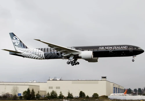 Air New Zealand z 336 mln dolarów straty. Linie wskazują na drogie paliwo i problemy z silnikami