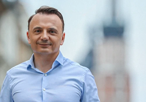 Gibała to faworyt wyborów w Krakowie. A co, jeśli nie wejdzie do 2 tury?