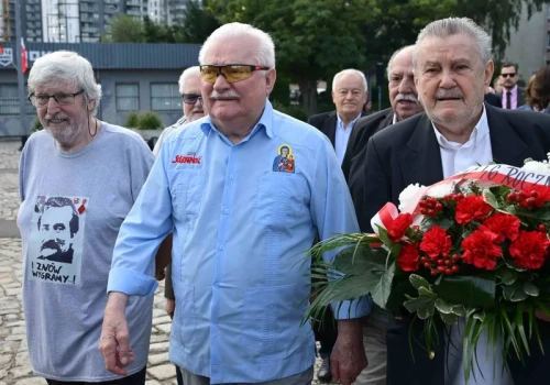 Wałęsa ostrzega w historyczny dzień. „Podpalą nam Polskę, Europę i świat”