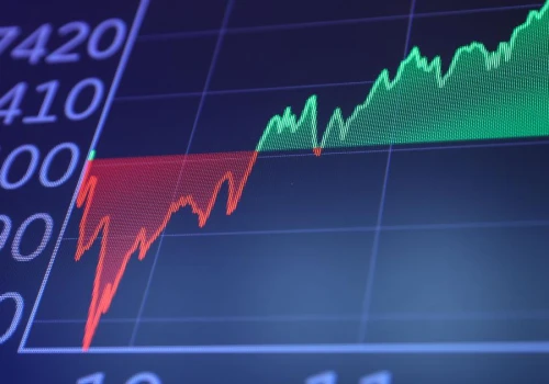 Przed sesją na Wall Street: rynek pod presją po wznowieniu walk USA–Iran i jastrzębim Fed