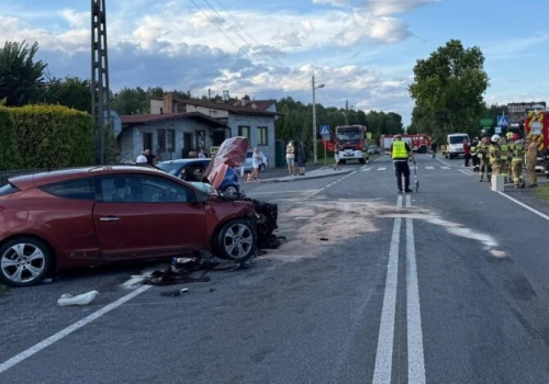Poważny wypadek w Starym Broniszewie. Pięć osób trafiło do szpitala, lądował LPR
