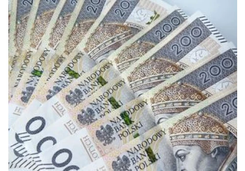 Płacą 16 tys. Praca za granicą. Bez szkoły. Zatrudniają osoby 50+.