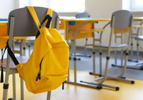 Warszawa dopłaca uczniom nawet 248 zł miesięcznie. Z tych pieniędzy można kupić także laptop i bilet komunikacji