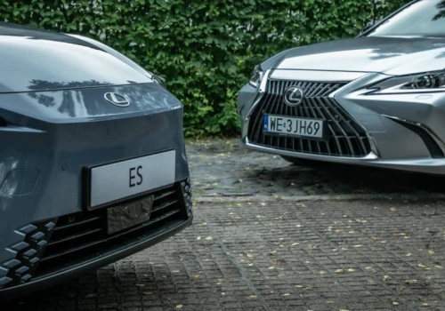 Lexus ES znacząco urósł. Zmienił się, by jeszcze mocniej konkurować we flotach