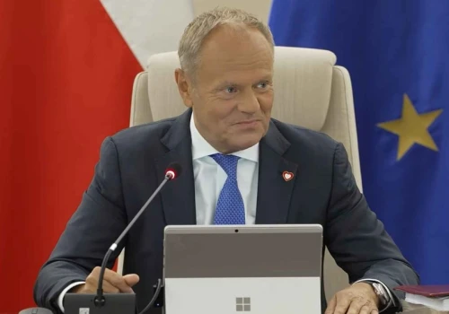 Agencja Fitch słodzi Tuskowi. Za to Nawrockiemu wystawia rachunek