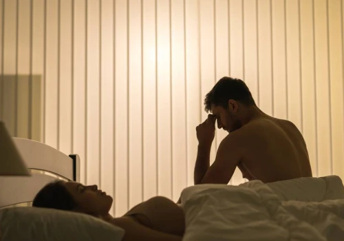 Milioner ani razu nie spał w łóżku ze swoją partnerką. Powód zaskakuje