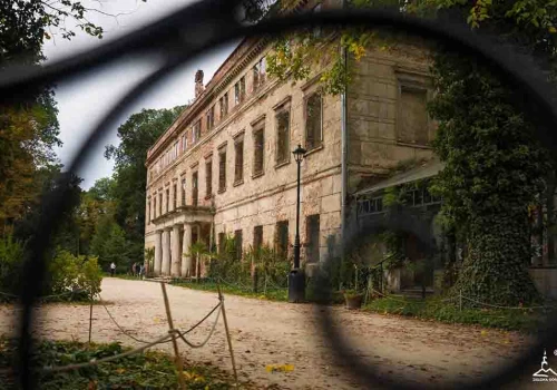 Zielona Góra. Przybudówka pałacu w Zatoniu zostanie zadaszona, pojawi się zegar słoneczny