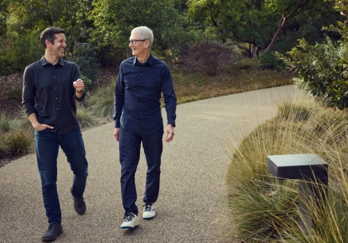 John Ternus nowym CEO Apple. Zastępuje Tima Cooka po 15 latach