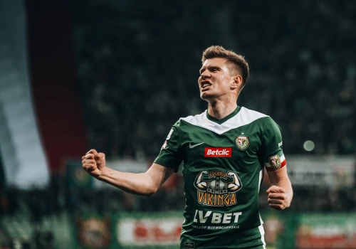 Piotr Samiec-Talar puka do reprezentacji. Czy Jan Urban powinien otworzyć mu drzwi?