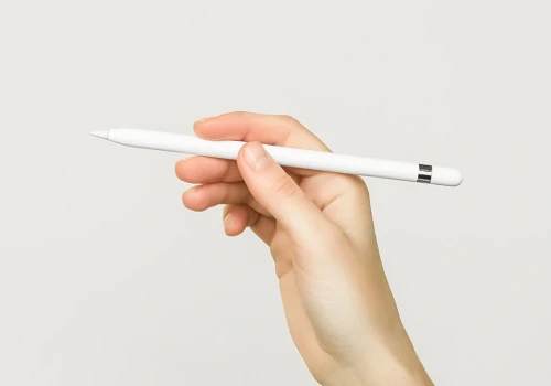 Rysik do składanego iPhone'a? Apple o krok od wielkiego błędu