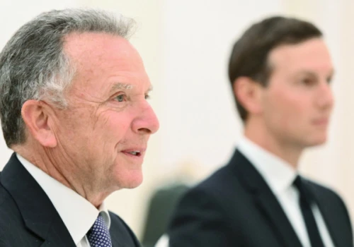 Zełenski rozmawiał z wysłannikami Trumpa. Kijów woli innego mediatora?