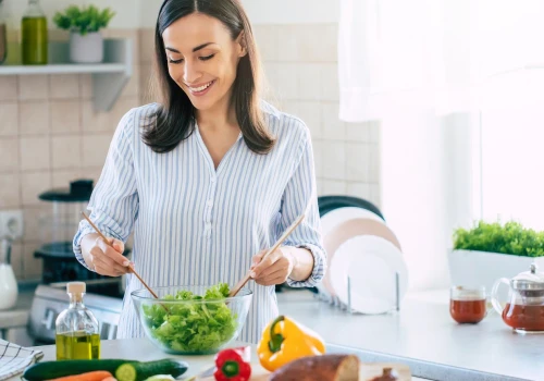 Dieta mamy karmiącej piersią. Co jeść, by zadbać o siebie i dziecko