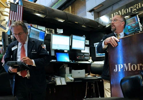 Traderzy JP Morgan rekomendują „taktyczną ostrożność” na rynku akcji