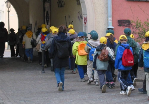 Twoje dziecko może trafić na nielegalne kolonie. Sprawdź to, zanim wsiądzie do autokaru