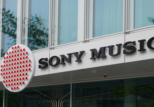 Sony Music Publishing i Warner Chappell pozywają Anthropic