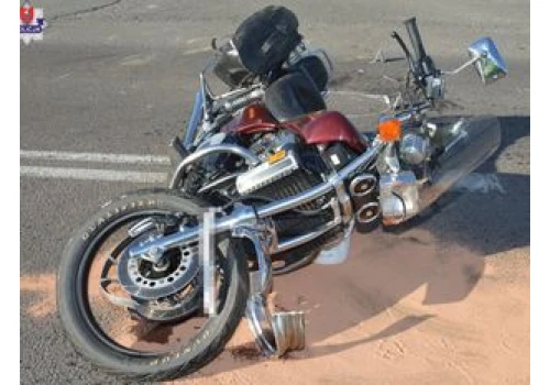 Zawada: Kierowca Seata nie zobaczył motocyklisty i zajechał mu drogę. Doszło do wypadku