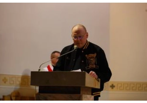 Tomasz Dudek z Kielc walczy z nowotworem gruczołowym prawego płuca z przerzutami. To DJ i dziennikarz muzyczny. Pomóżmy mu pokonać chorobę.