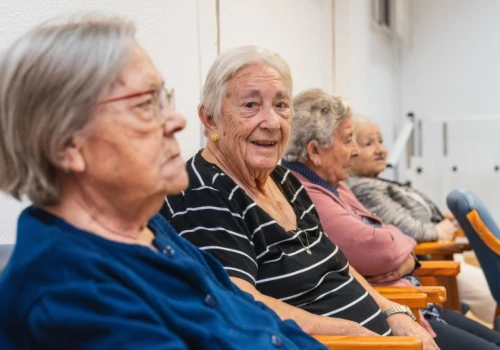 Seniorzy dostaną nawet 2500 zł. Już od 1 września możesz składać wniosek