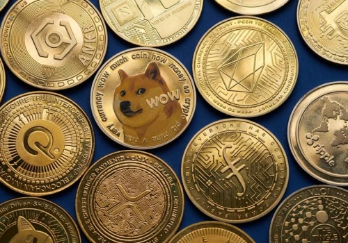 Sprzedawali koparki i ciągniki, a pieniądze wpłacali w kryptowaluty. Siedem osób zatrzymanych