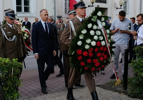 Wieluń znów zatrzymał się o 4:40. Dziś 87. rocznica bombardowania miasta