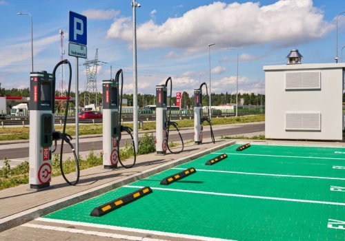 Orlen już ze starymi stawkami za ładowanie, DC 2,69 zł/kWh. GreenWay do 30 września tu i ówdzie 1,79 lub 2,09 zł/kWh