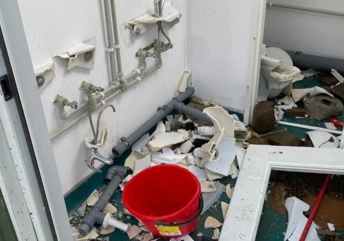 Zdemolowali orlik pod Nowym Sączem. Policja dorwała 13 i 15-latków!