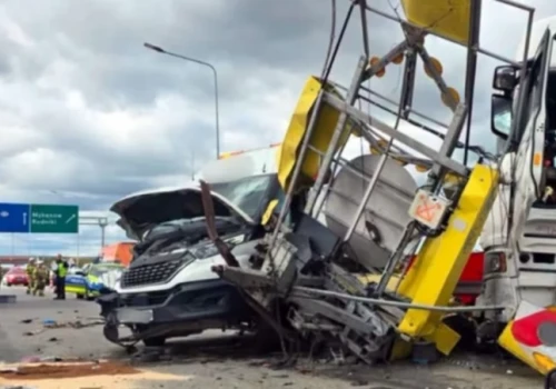 Śmiertelny wypadek na A1 przed Częstochową. Nie żyją cztery osoby