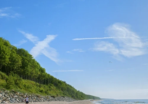 Wrzesień nad Bałtykiem ma tutaj swój urok. Plaża i ruiny robią wrażenie