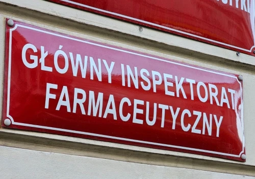Popularny lek bez recepty znika z aptek. GIF wydał decyzję dla 9 serii