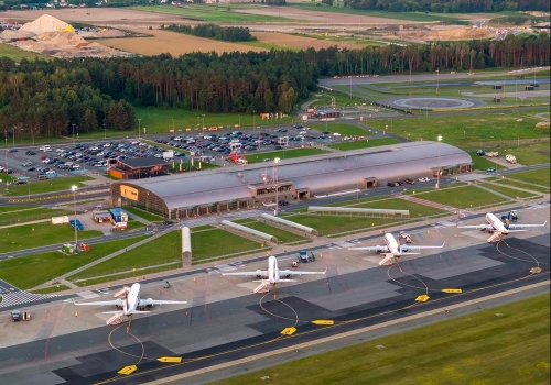 Lotnisko Modlin. Ponad 423 tys. pasażerów w sierpniu