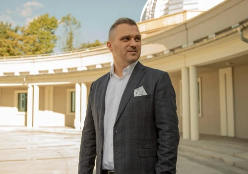 Nowy dyrektor Planetarium Śląskiego. Stefan Janta przechodzi na emeryturę, stery przejmuje Damian Jabłeka