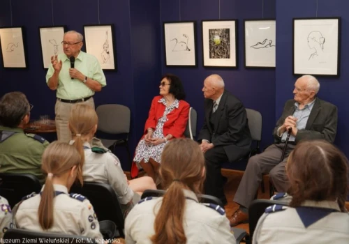 W Muzeum Ziemi Wieluńskiej odbyło się kolejne spotkanie ze Świadkami Historii oraz harcerzami