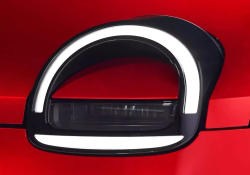 Nowy mały Nissan przyłapany. Oby żaba popłynęła na fali
