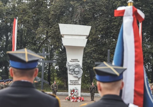 Złotów pamięta o 1 września. Miejskie i powiatowe obchody na Cmentarzu Wojennym