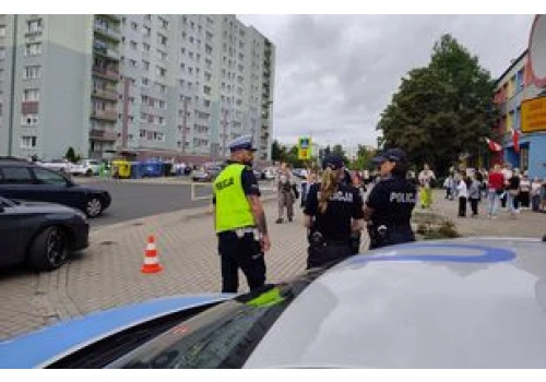 Pierwszy dzwonek pod okiem policji. Mundurowi pojawili się przy szkołach w Pile