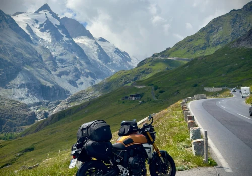 Suzuki GSX-8T – czy naked może być dobrym turystykiem? Sprawdziłem to w Alpach. Bez przyczepy!