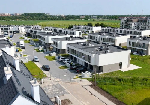 Warto czekać na tańszy kredyt czy lepiej kupować już teraz? Możesz zyskać nawet kilkadziesiąt tysięcy złotych