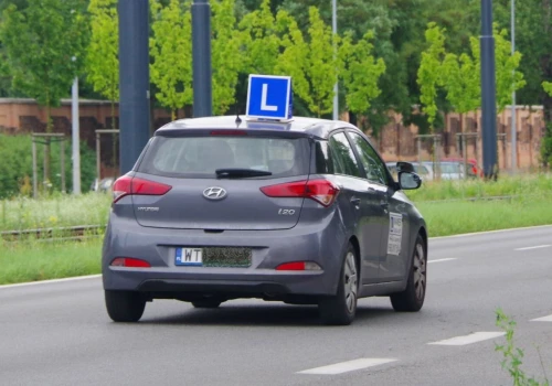 Darmowe prawo jazdy dla uczniów. Nawrocki zapowiedział nową inicjatywę