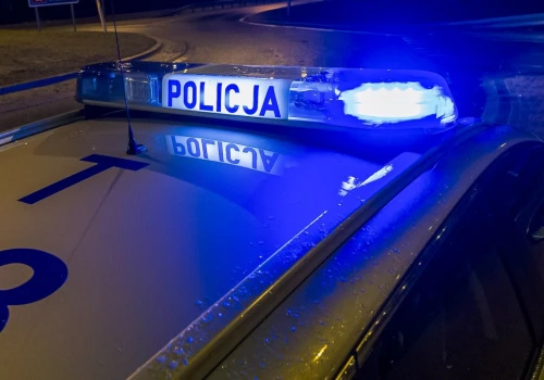 Zabrał samochód bez wiedzy rodziców. Rozbił Maybacha wartego miliony