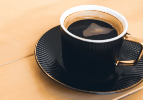 Zapomniałam o espresso. Ta mała czarna podkręca metabolizm i hamuje apetyt na cały dzień