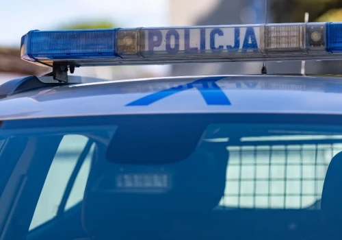 Interwencja policji w centrum Ciechanowa. 14-latka trafiła do szpitala