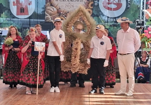 Z POCZTY REDAKCYJNEJ. Skrzeczońscy pezetkaowcy na dożynkach w Grodkowie