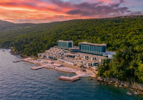 Pobierowo się kryje 😮🤭. Chorwacja na 3 dni w ⭐⭐⭐⭐ hotelu Hilton ze śniadaniem za 1359 PLN