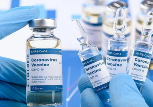 PILNE: FDA zatwierdza nowe szczepionki mRNA XFG firm Pfizer i Moderna przeciwko COVID-19 na podstawie danych zebranych od zaledwie 8–10 myszy