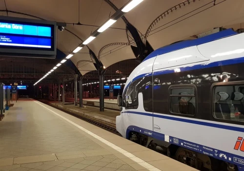 Wchodzisz do pociągu, a tam... działające WiFi. Idzie ratunek